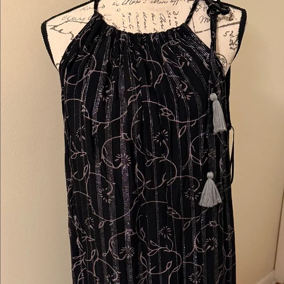 Elegant Black Maxi Dress - Picture 3 of 7